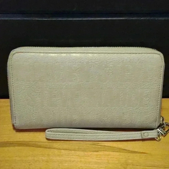 Steve Madden wristlet cream color - Picture 2 of 7